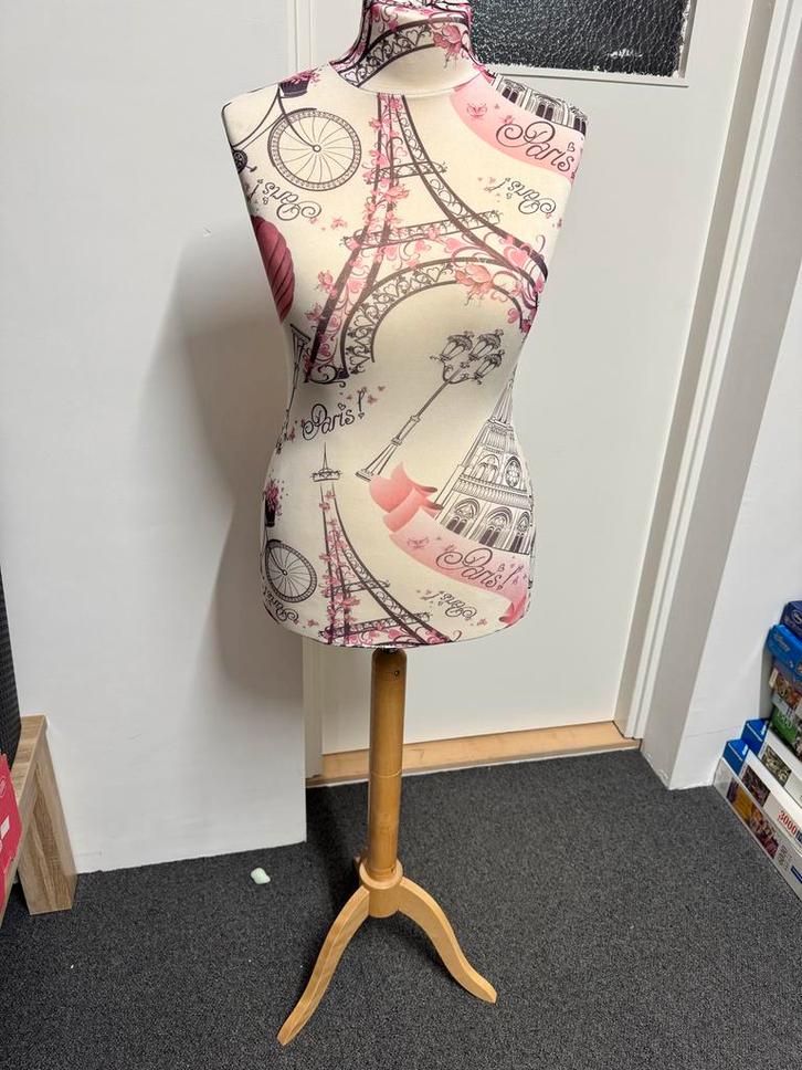 Paspop volwassen met Parijs design, Hobby en Vrije tijd, Naaien en Fournituren, Zo goed als nieuw, Paspop, Ophalen of Verzenden