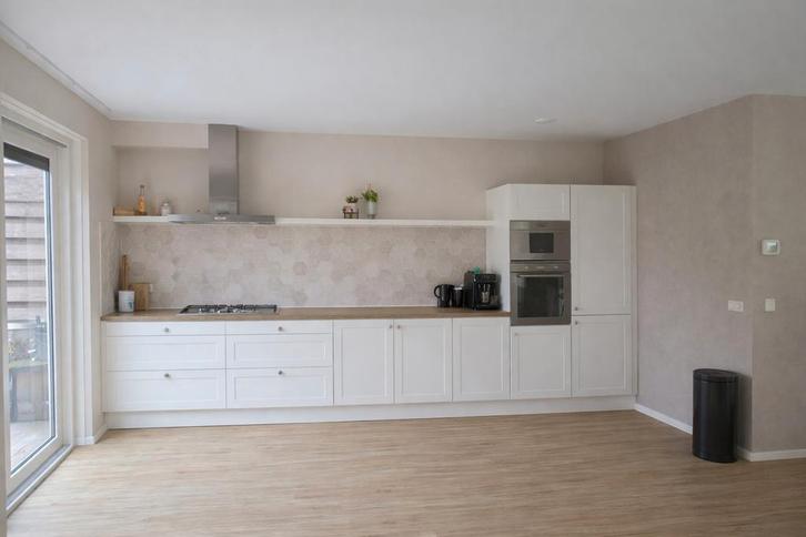 Complete keuken met inbouwapparatuur en graniet werkblad, Huis en Inrichting, Keuken | Complete keukens, Gebruikt, Graniet of Steen