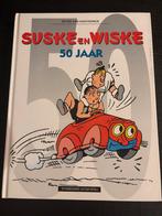 Suske en Wiske 50 Jaar - Peter van Hooydonck, Boeken, Stripboeken, Eén stripboek, Ophalen of Verzenden, Zo goed als nieuw
