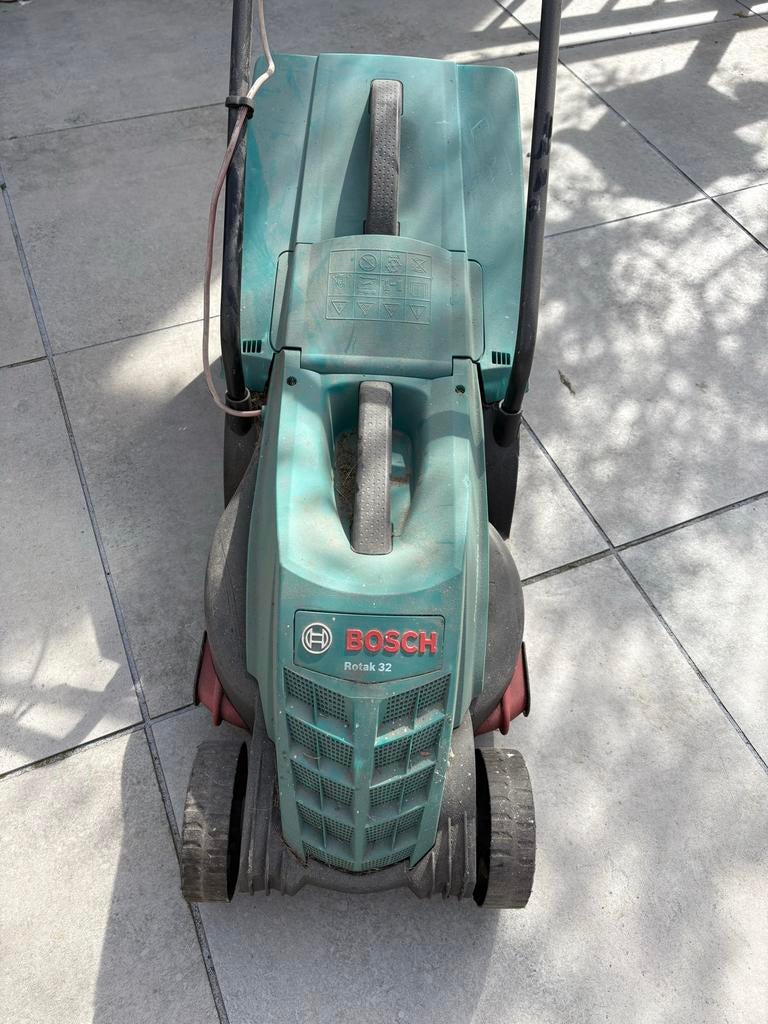 Bosch Rotak 32 grasmaaier, Cirkelmaaier, Gebruikt, Elektrische grasmaaier, Ophalen of Verzenden