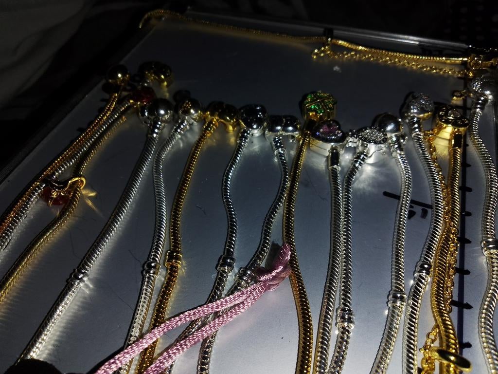 Zilveren en gouden bedelarmbanden, Sieraden, Tassen en Uiterlijk, Armbanden, Ophalen of Verzenden, Nieuw, Overige kleuren, Zilver