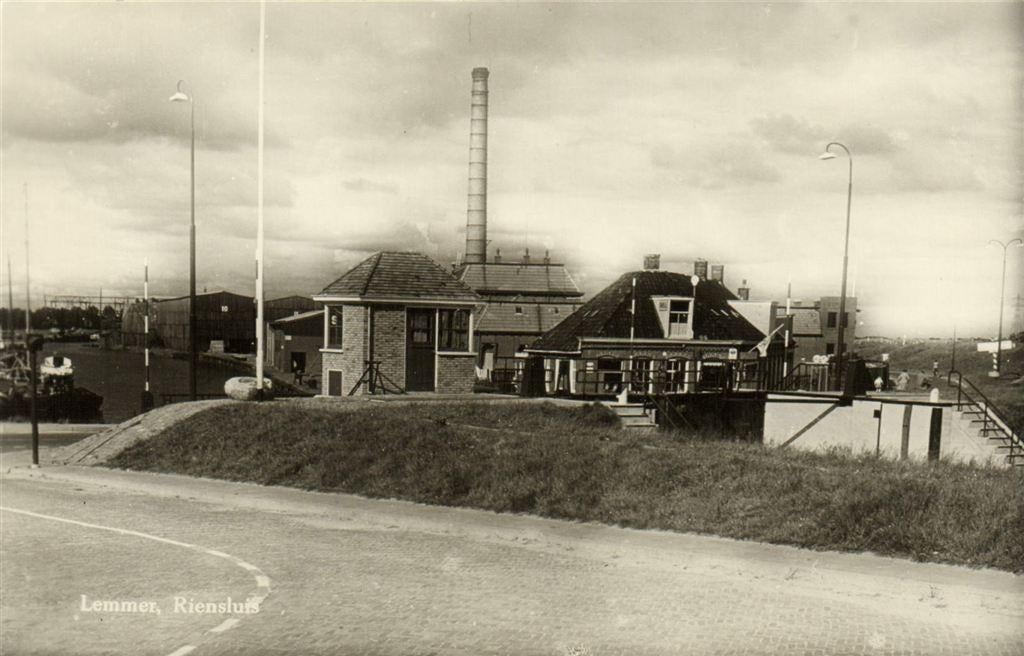 Lemmer, Riensluis - ongelopen, Verzenden, 1940 tot 1960, Ongelopen, Friesland