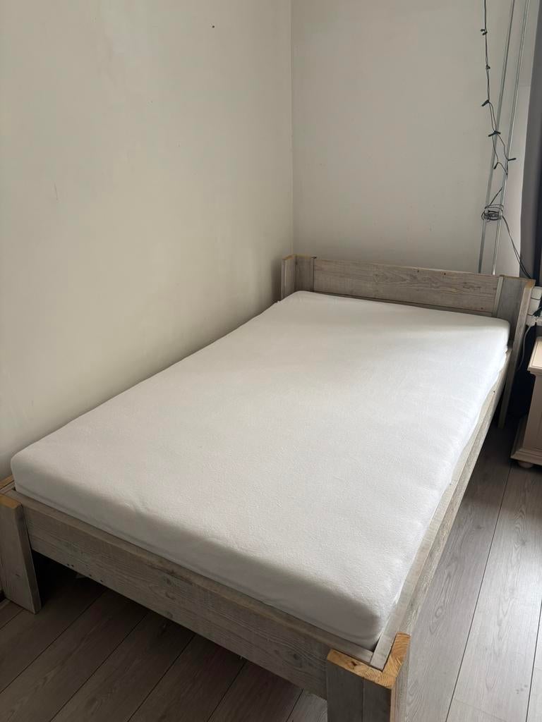 Twijfelaar bed, Ophalen, Wit, 140 cm, Zo goed als nieuw