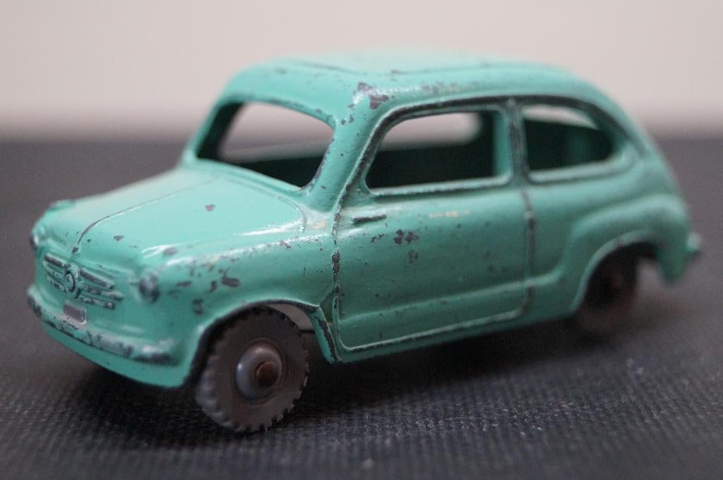 Dinky toy 183 Fiat 600 ca 1960 licht groen. Geen Atlas!!, Verzenden