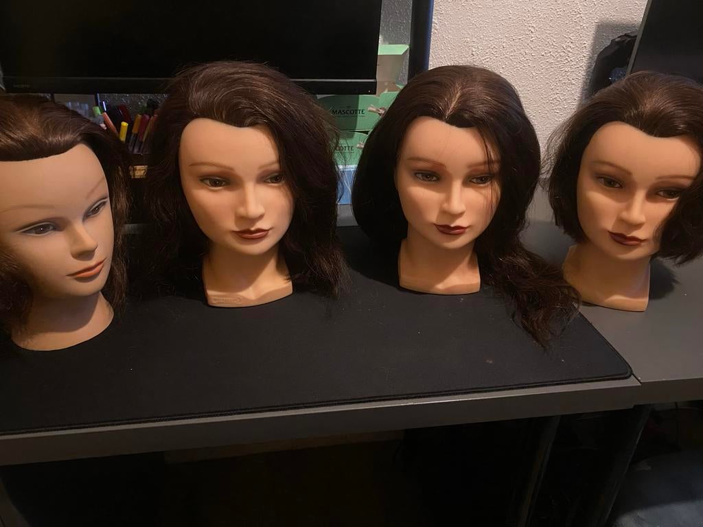 Oefenhoofden voor kappersopleiding - Set van 4, Sieraden, Tassen en Uiterlijk, Uiterlijk | Haarverzorging, Ophalen, Zo goed als nieuw