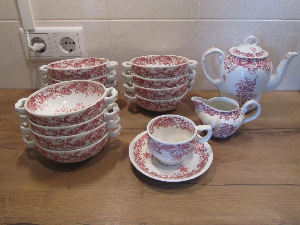 Valeria rood Villeroy en Boch serviesdelen roze, Overige typen, Ophalen of Verzenden, Zo goed als nieuw, Overige stijlen