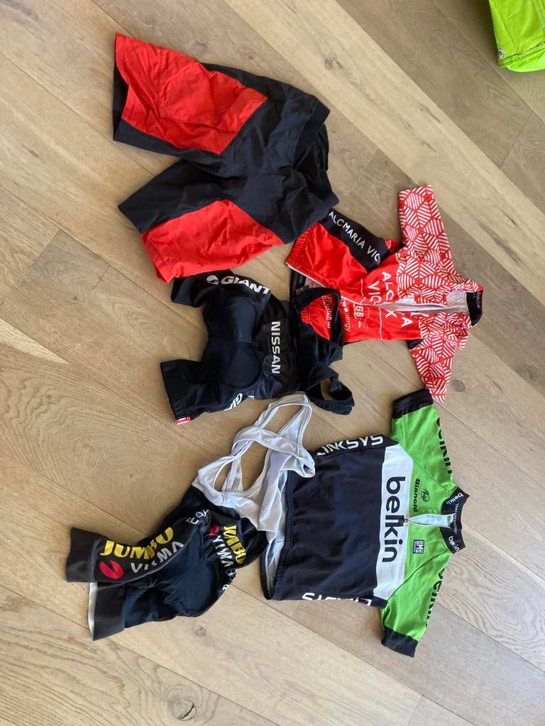 Fietskleding fietsbroeken en shirts  korte mouw, Ophalen of Verzenden, Zo goed als nieuw, Jongen, Shirt of Longsleeve