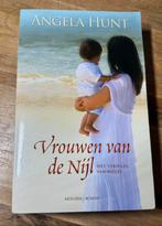 Vrouwen van de Nijl Angela Elwell Hunt, Angela Elwell Hunt, Ophalen of Verzenden, Zo goed als nieuw, Amerika