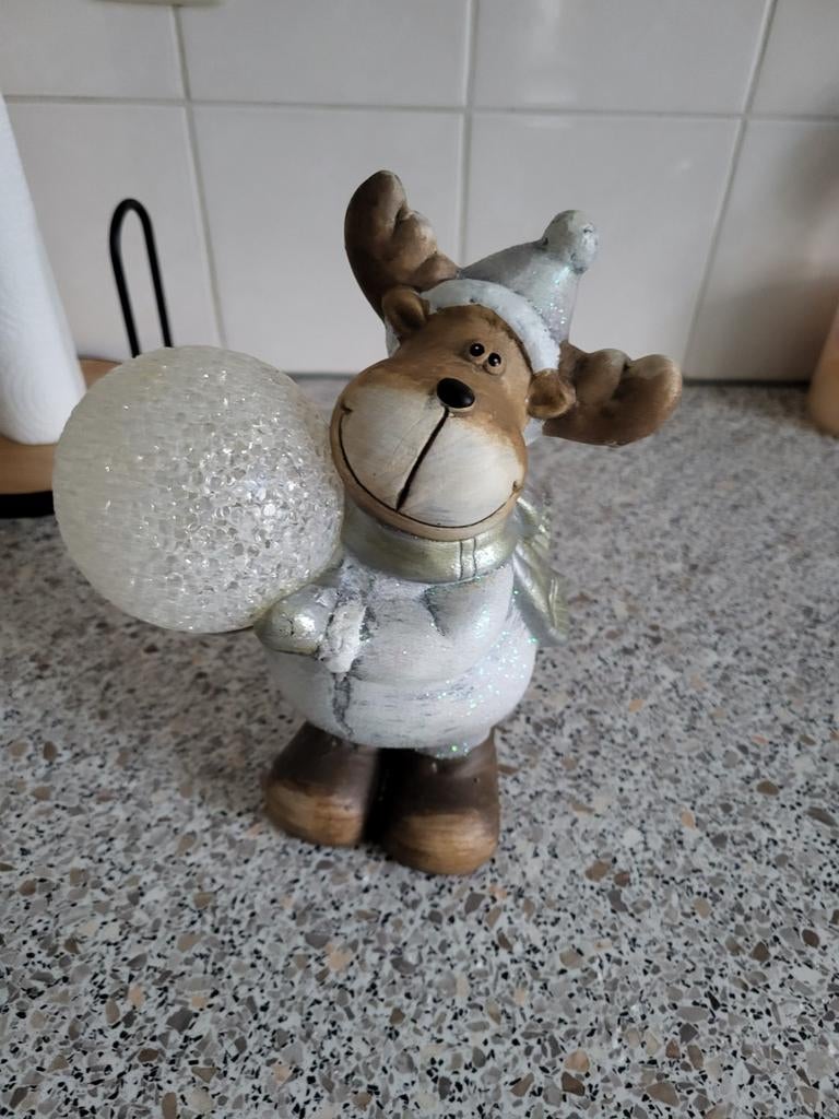 Kerst rendier met lichtgevende bol, Diversen, Kerst, Ophalen of Verzenden
