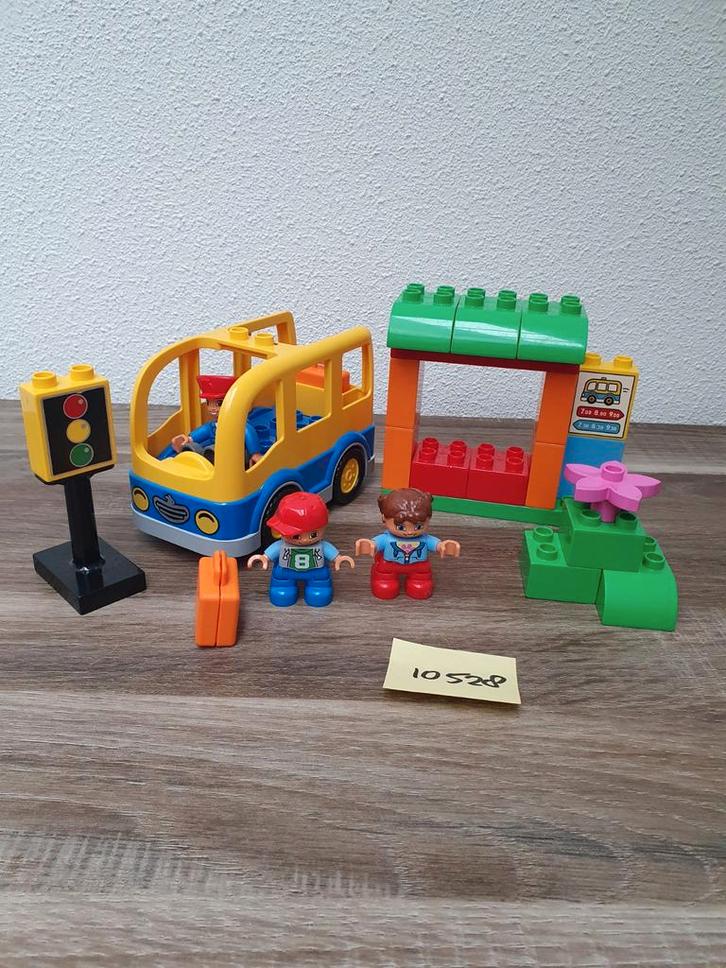 Lego Duplo Bus met halte en poppetjes - Set 10528, Kinderen en Baby's, Speelgoed | Duplo en Lego, Ophalen of Verzenden