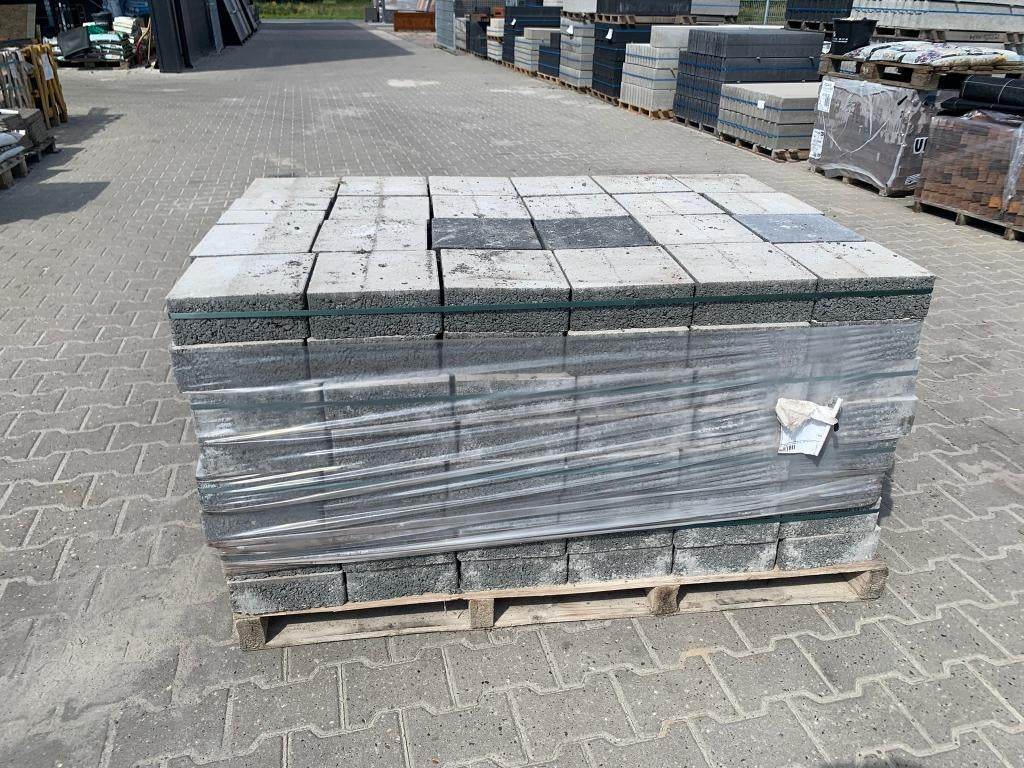 Betonklinker / dubbelklinker 22x22x8 cm Grijs - J&W 26, Tuin en Terras, Tegels en Klinkers, Ophalen, Klinkers, 5 tot 10 m², Zo goed als nieuw