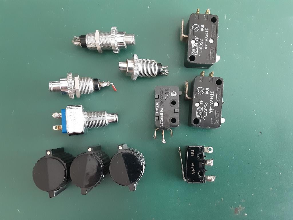 Electronica, schakelmateriaal, Ophalen, Gebruikt