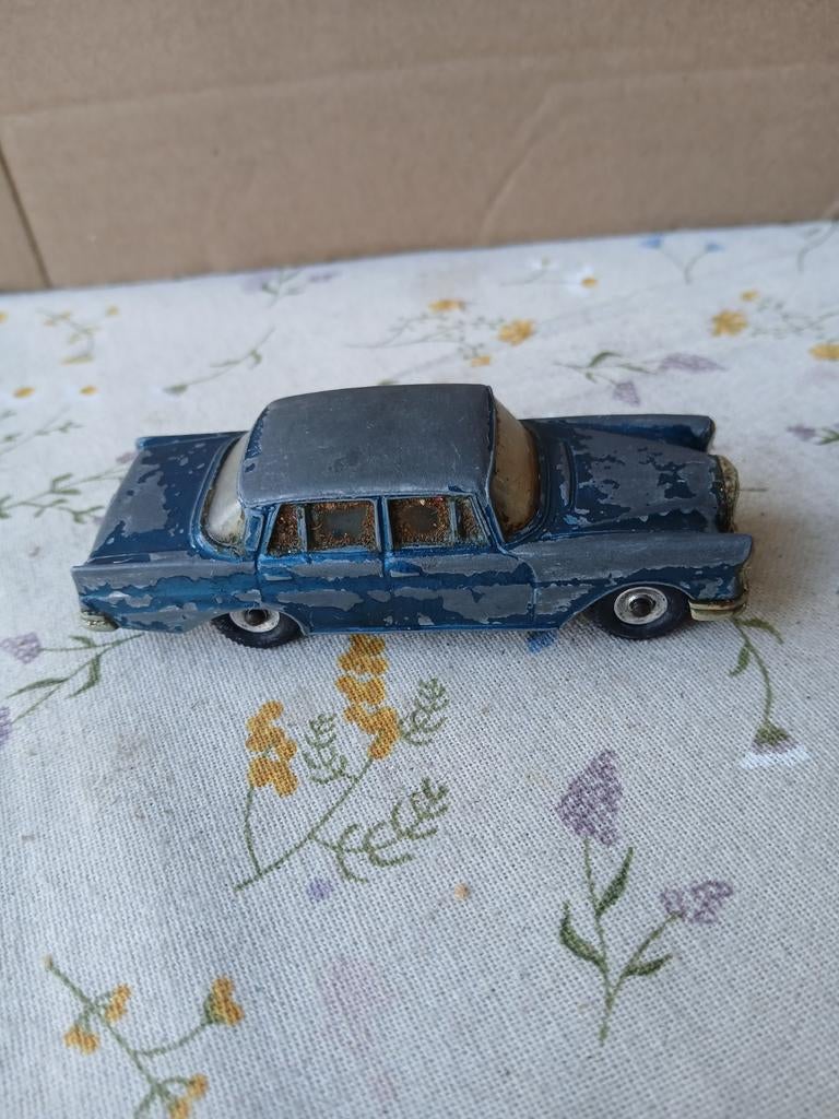 Mercedes 220SE.  Dinky toys, opknapper, Hobby en Vrije tijd, Modelauto's | 1:43, Ophalen of Verzenden, Auto, Dinky Toys