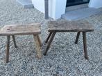 2 oude houten krukjes, Huis en Inrichting, Krukjes, Ophalen, Gebruikt, Hout