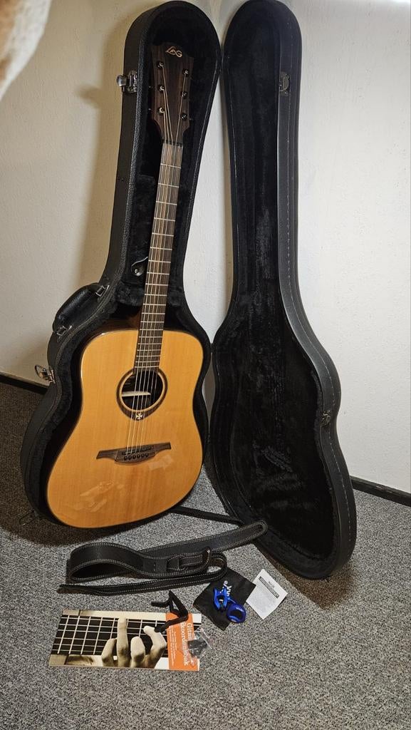 Lâg Tramontane T400D Stage Dreadnought gitaar, Ophalen, Zo goed als nieuw, Western- of Steelstringgitaar, Met koffer