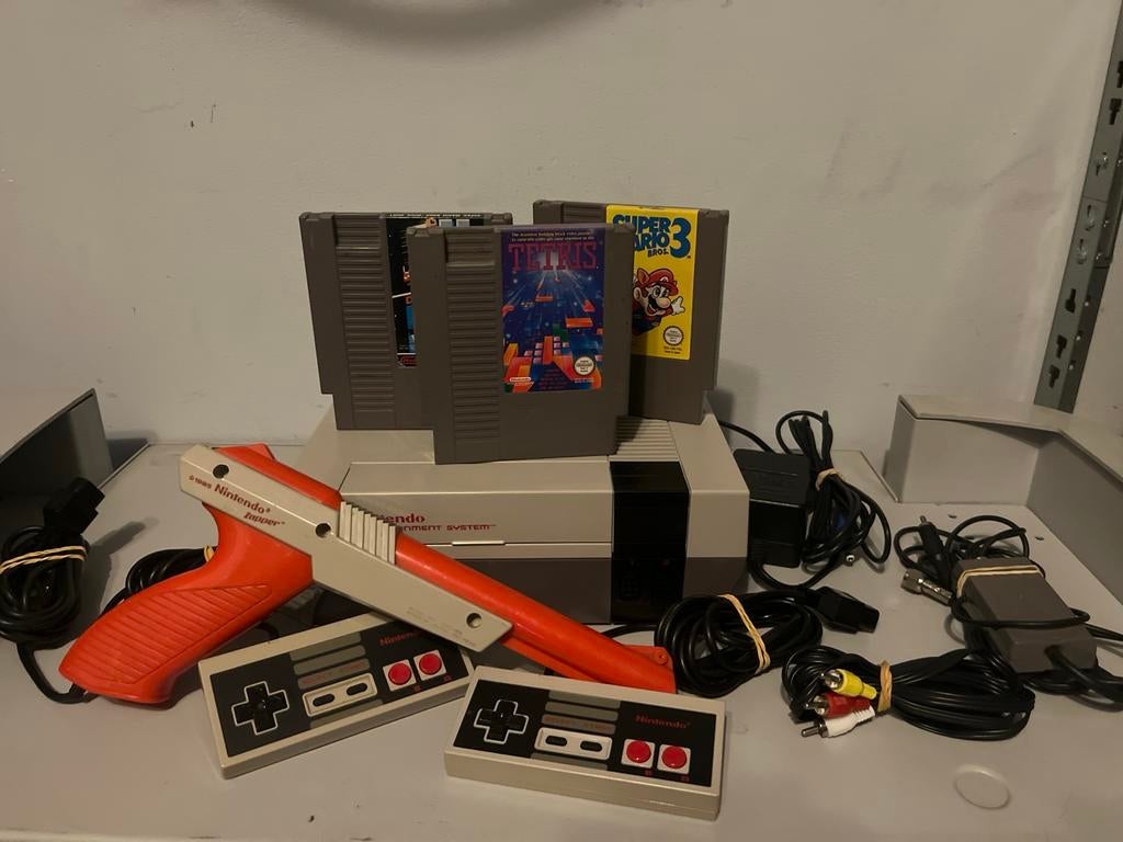 Nintendo NES Classic Console met 3 Spellen en Accessoires, Gebruikt, 2 spelers, Eén computer, Ophalen of Verzenden