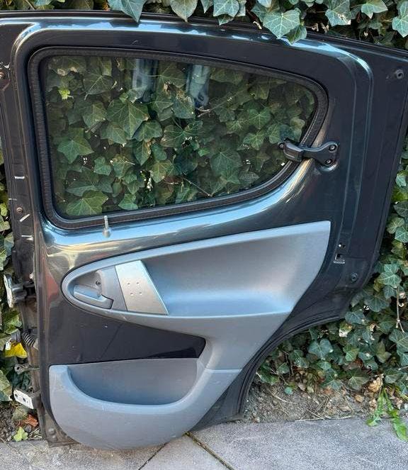 Rechter achterdeur KTA -Citroen C1/Toyota Aygo/Peugeot 107, Auto-onderdelen, Ophalen, Gebruikt, Deur, Citroën