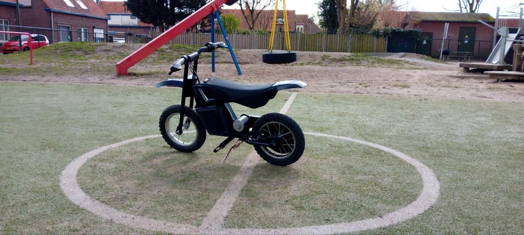 Electrische kinder crossmotor, Fietsen en Brommers, Brommers | Derbi, Ophalen of Verzenden, Zo goed als nieuw