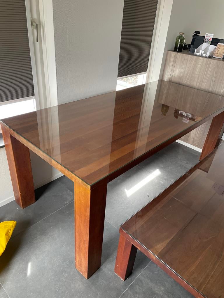 Gesigneerde massief kersenhouten eettafel met glasplaat, Ophalen, Gebruikt, 50 tot 100 cm, 150 tot 200 cm