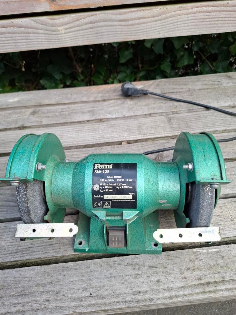 Ferm FSM-125 slijpmachine, Doe-het-zelf en Verbouw, Gereedschap | Slijpmachines, Ophalen, Gebruikt, Minder dan 700 watt, Werkbankslijpmachine