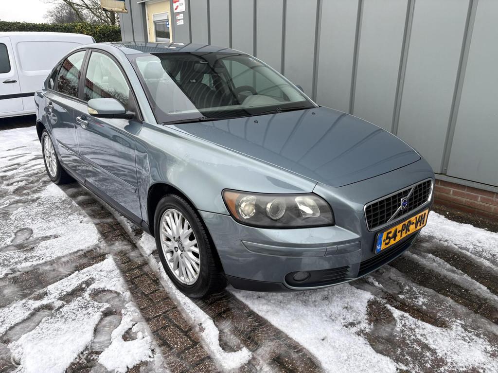 Volvo S40 2.4 Momentum, Voorwielaandrijving, Stof, Gebruikt, Beige
