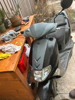 Kymco vitalaty 70 cc, Fietsen en Brommers, Snorfietsen en Snorscooters, Ophalen, Zo goed als nieuw, Benzine, Kymco