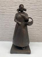 Heel mooi beeld Oirschotse Mie van Hans Grootswagers, Ophalen of Verzenden, Zo goed als nieuw, Mens