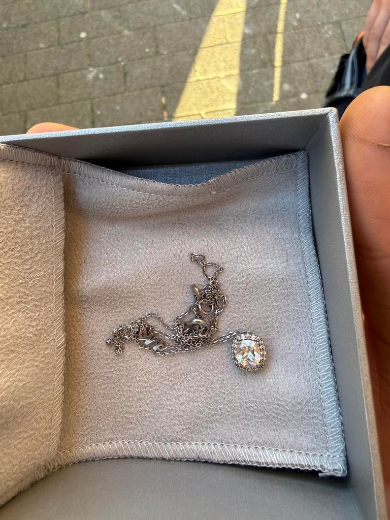Michael Kors Zilverkleurige ketting met hanger en ring, Met kristal, Overige materialen, Ophalen of Verzenden, Zo goed als nieuw