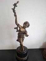 Antieke bronzen beeldje  van mysterieuze klok, Ophalen of Verzenden, Zo goed als nieuw, Mens