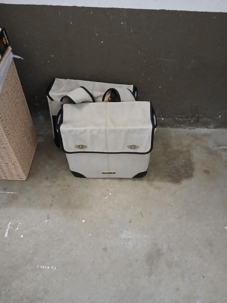 Gebruikte Fietstassen - Merk onbekend, Fietsen en Brommers, Fietsaccessoires | Fietstassen, Ophalen of Verzenden, Gebruikt, Onbekend