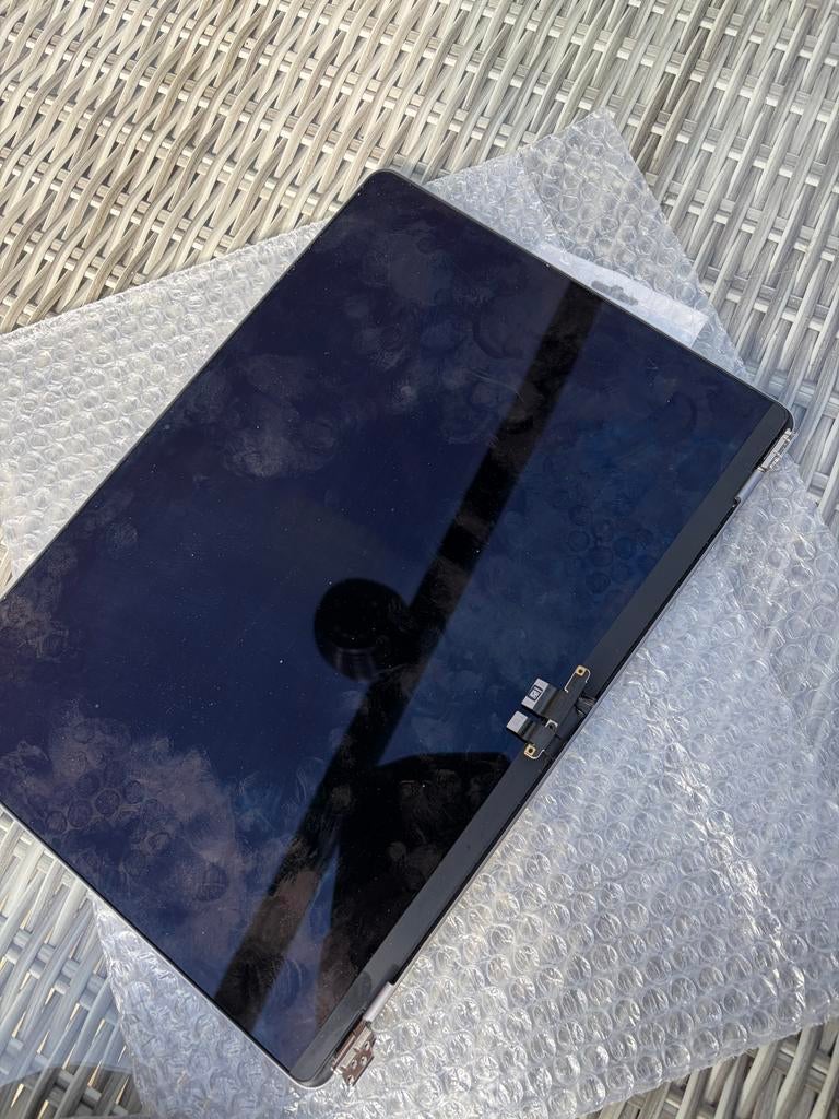 MacBook air 15 inch- Scherm defect, MacBook Pro, Ophalen of Verzenden, Niet werkend, Onbekend