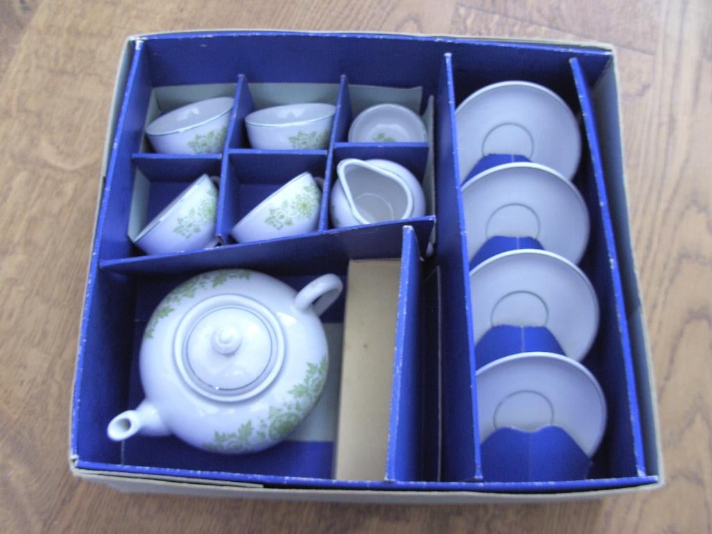 Douwe Egberts Kinderserviesje groen bloemmotief, Ophalen of Verzenden