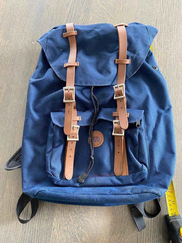 Mistral dagrugzak met magnetische knopen, Sieraden, Tassen en Uiterlijk, Tassen | Rugtassen, Overige merken, Gebruikt, 25 tot 40 cm