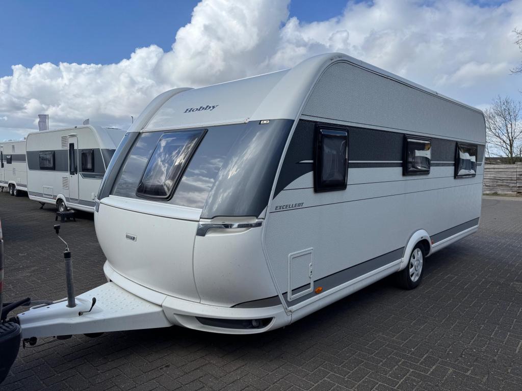 Hobby Excellent 560 CFE Incl. dakairco, Voortent, Caravans en Kamperen, Caravans, Rondzit, Bedrijf, Schokbreker, 5 tot 6 meter