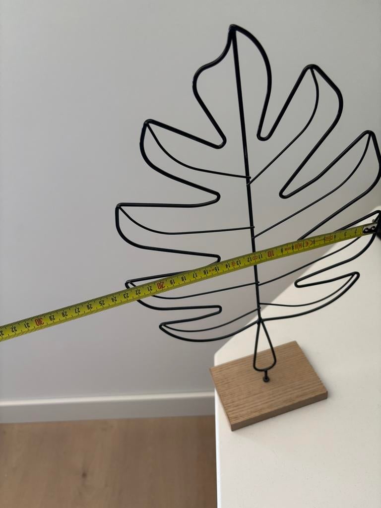 Decoratief Blad Ornament - Zwart Metaal op Houten Voet, Huis en Inrichting, Woonaccessoires | Overige, Zwart, Ophalen of Verzenden