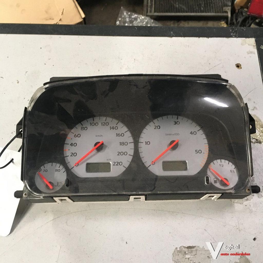 Vw Golf 3 Cabrio 1.8 1997 2000179     Km Tellerklok  1H0 919