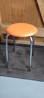 Krukje retro vintage oranje zitting, Ophalen, Gebruikt, IJzer