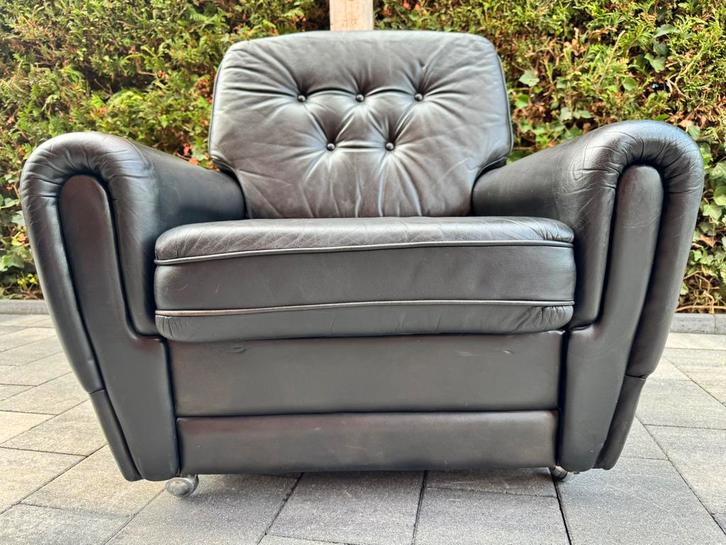 Klassieke club chair - zwart soepel leer, Huis en Inrichting, Fauteuils, Gebruikt, Leer, 50 tot 75 cm, 75 tot 100 cm, Ophalen of Verzenden