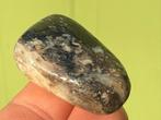 Eudialiet edelstenen broekzaksteen trommelsteen mineralen, Ophalen of Verzenden, Mineraal