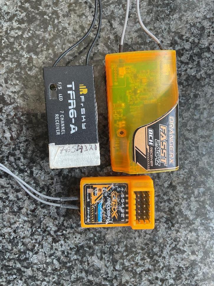 Drie ontvangers voor Futaba zender., Hobby en Vrije tijd, Modelbouw | Radiografisch | Vliegtuigen, Gebruikt, Overige typen, Ophalen of Verzenden