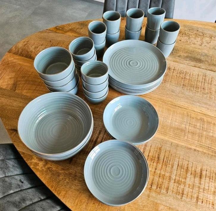 Servies grijs 'Golden Line', Huis en Inrichting, Keuken | Servies, Gebruikt, Compleet servies, Ophalen