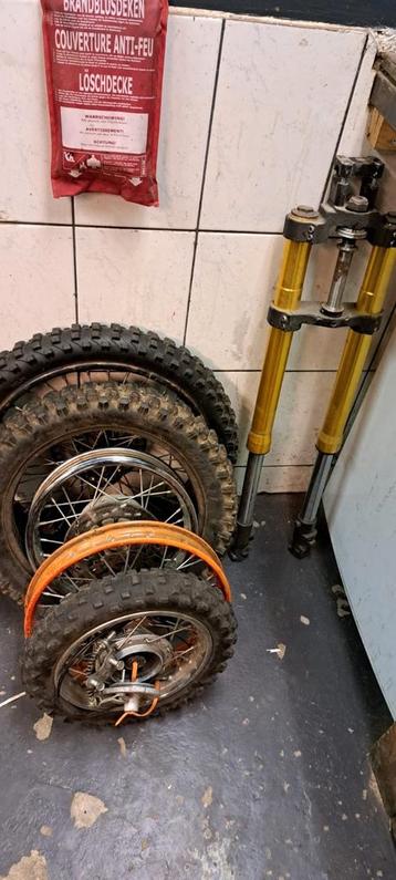 Zeer veel pitbike en quad onderdelen  beschikbaar voor biedingen