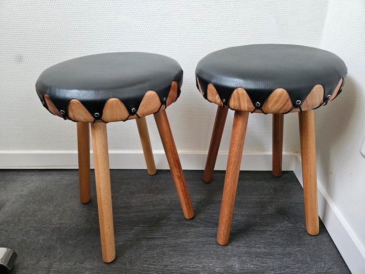 2 Ikea Tillfälle krukjes met lederen zitting, Antiek en Kunst, Antiek | Meubels | Stoelen en Banken, Ophalen