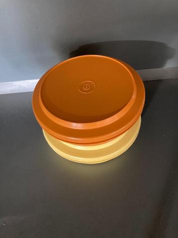 Vintage tupperware bordjes diep en platbord beschikbaar voor biedingen