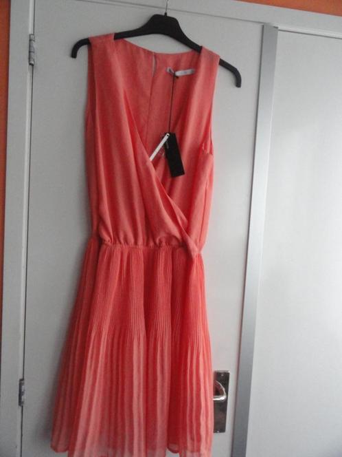 Fairly super mooie jurk/ maat L/ NIEUW/ OPRUIMING, Kleding | Dames, Jurken, Nieuw, Maat 42/44 (L), Roze, Onder de knie, Ophalen