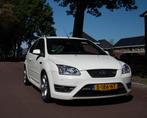 Ford Focus ST 225PK MK2 wit, 65 €/maand, Stof, 11 km/l, Handgeschakeld