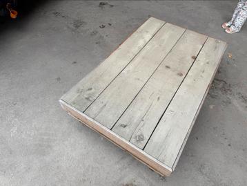 salontafel op wielen beschikbaar voor biedingen