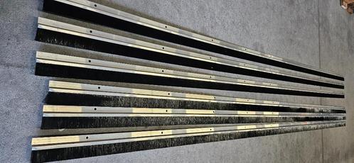 Tochtstrippen  25mm , 2 meter lang  330 stuks almuminium, Doe-het-zelf en Verbouw, Isolatie en Afdichting, Nieuw, Overige materialen