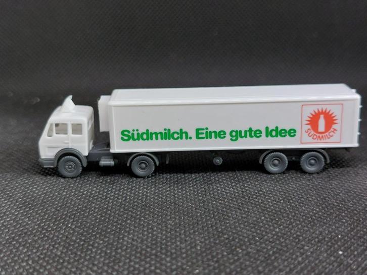 Wiking 0952 - Mercedes NG met 'Südmilch' oplegger (14574), Hobby en Vrije tijd, Modeltreinen | N-Spoor, Gebruikt, Overige typen