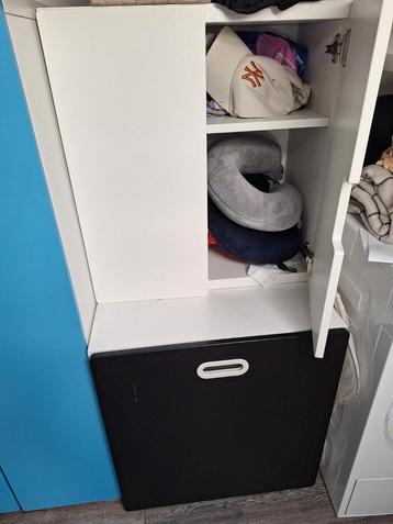 Kast met deur en lade beschikbaar voor biedingen